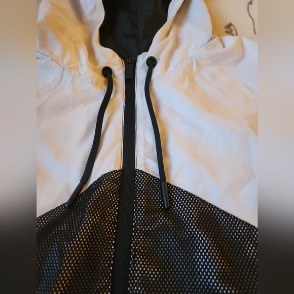 Sports Jacket - Picture 3 of 8